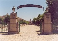 Entrada al Cementerio